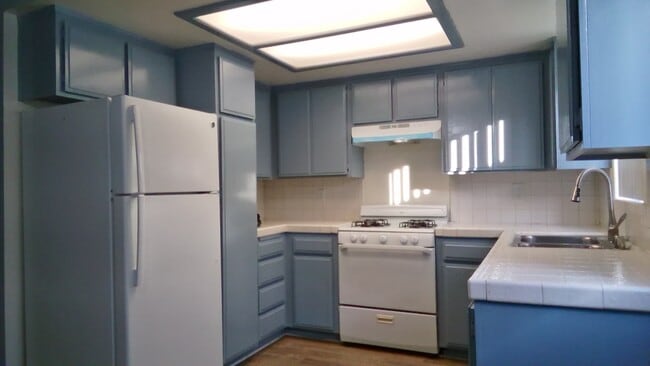 4130 Manhattan Beach Blvd, Unit D in Lawndale, CA - Building Photo - Building Photo