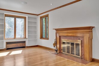 75 Somerset Rd, Unit 1 in Brookline, MA - Building Photo - Building Photo