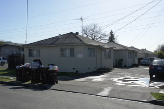 317 Berry Ave in Hayward, CA - Building Photo - Building Photo