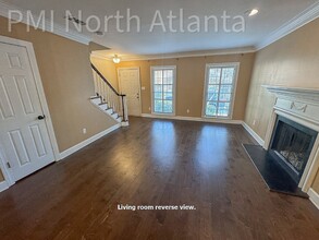 84 Mt Vernon Cir in Dunwoody, GA - Building Photo - Building Photo