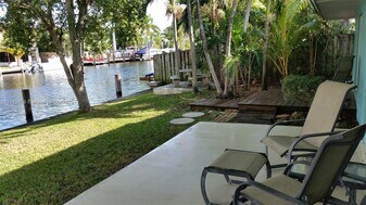 2025 NE 24th St in Wilton Manors, FL - Building Photo