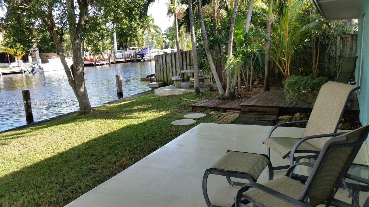 2025 NE 24th St in Wilton Manors, FL - Building Photo