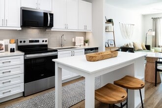 Avalon Tech Ridge in Pflugerville, TX - Building Photo - Building Photo