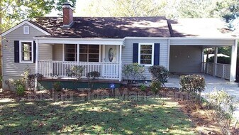 900 Lynn Dale Ln in Birmingham, AL - Building Photo