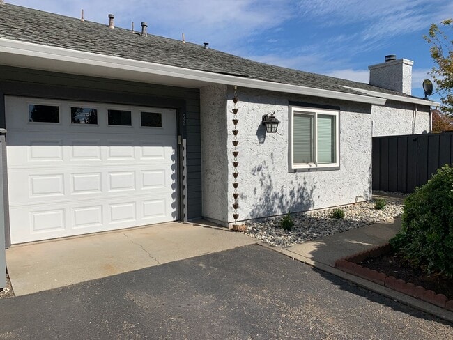 property at 28 Wrangler Ct