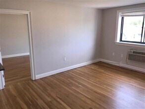 131 Summer St, Unit 42 in Malden, MA - Foto de edificio - Building Photo