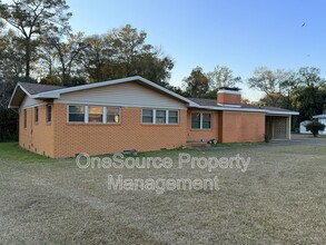 656 S 11th St in Quincy, FL - Building Photo - Building Photo