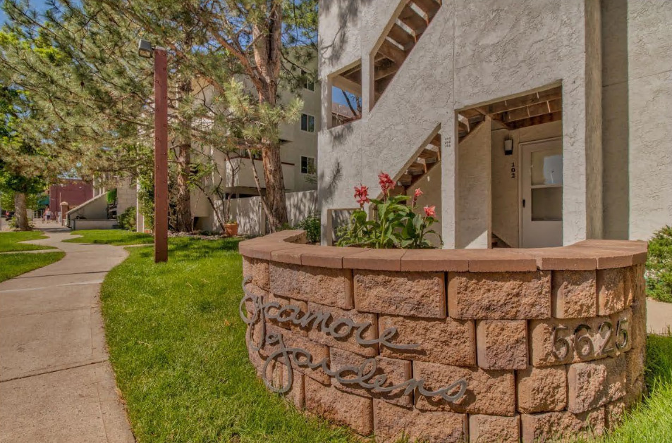 Sycamore Gardens Apartments in Littleton, CO - Building Photo