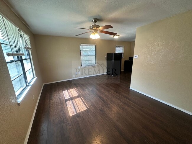 4818 Woodend Ave in Kansas City, KS - Building Photo - Building Photo