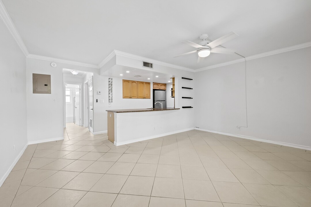 1012 SE 15th St, Unit APT 2 in Fort Lauderdale, FL - Building Photo