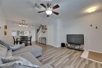 2362 Lake Woodberry Cir in Brandon, FL - Building Photo - Building Photo
