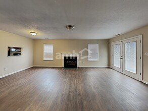 6652 Decatur Commons in Indianapolis, IN - Building Photo - Building Photo