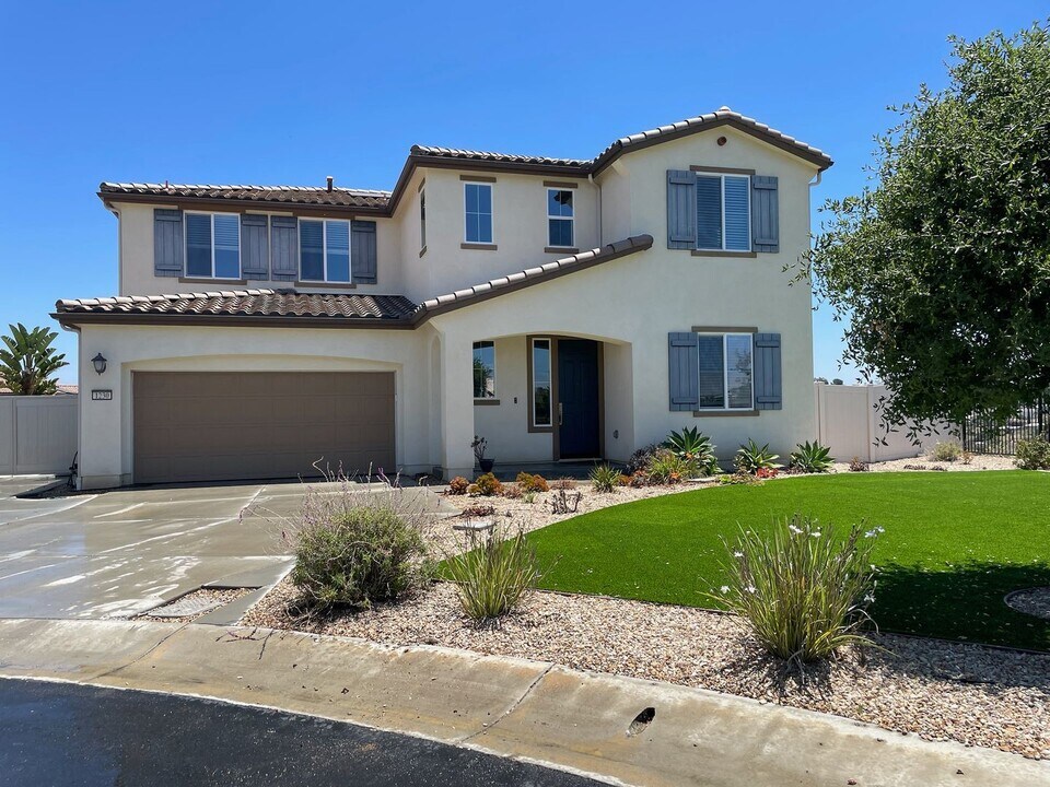 1230 Tesoro Pl in Vista, CA - Building Photo