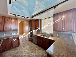 2100 N Vía De Suenos in Tucson, AZ - Building Photo - Building Photo