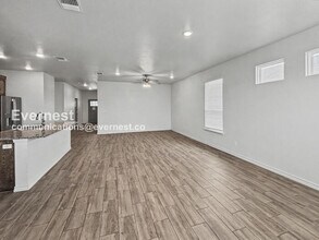 713 Freedom Cir in Nolanville, TX - Building Photo - Building Photo