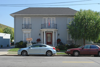 30-40 S Wilson Ave in Pasadena, CA - Foto de edificio - Building Photo