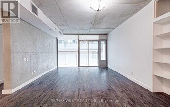 25 Oxley St in Toronto, ON - Building Photo - Building Photo