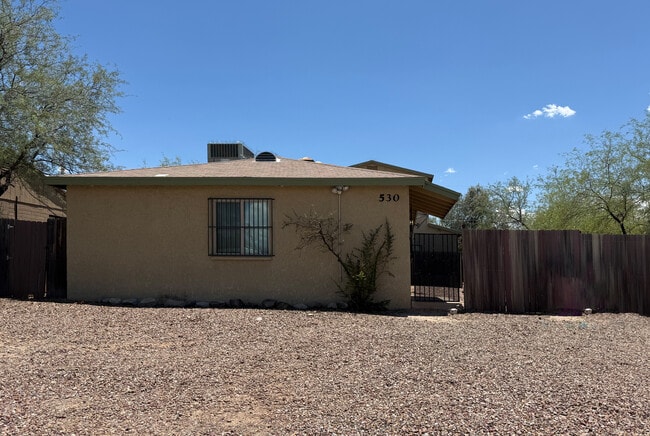 530 E Linden St, Unit #1 in Tucson, AZ - Foto de edificio - Building Photo