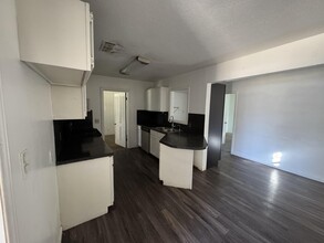 2016 47th St in Lubbock, TX - Building Photo - Building Photo