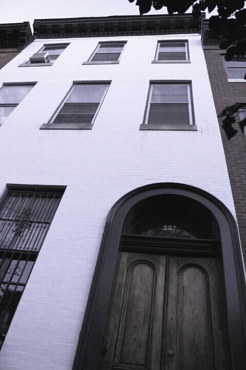 237 W Lanvale St Photo