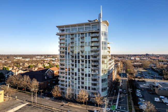 Courtside Condominiums in Charlotte, NC - Building Photo - Building Photo