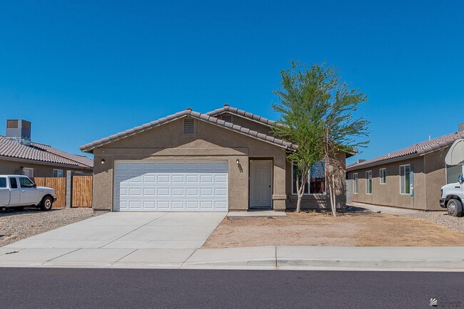 property at 7912 E 44th Ln