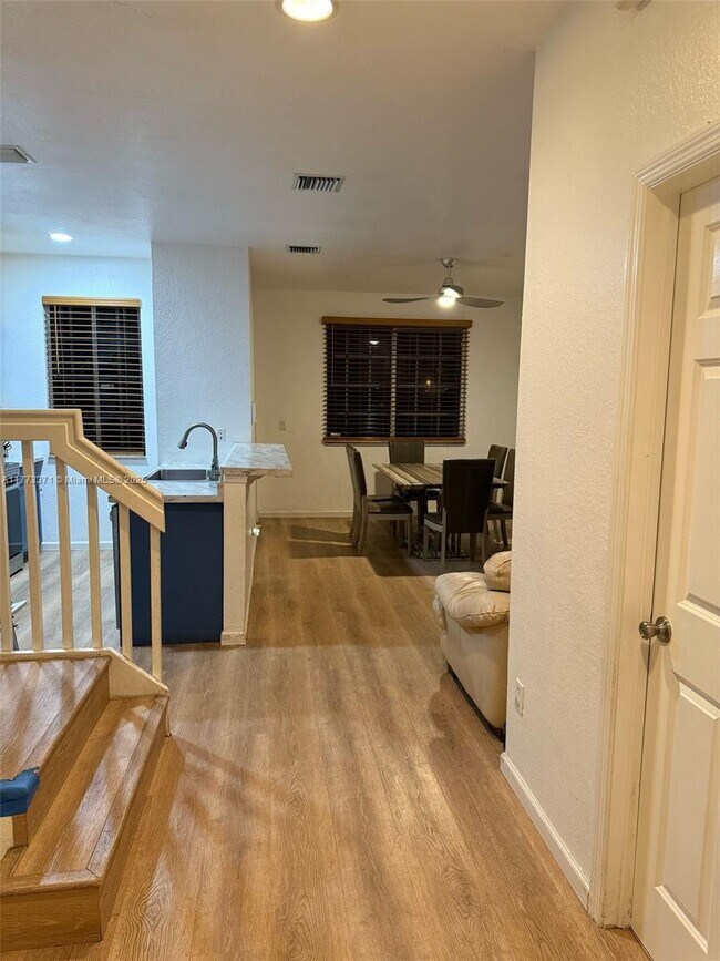 2043 Nassau Dr in West Palm Beach, FL - Building Photo - Building Photo