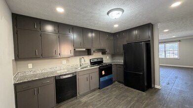 3461 Southgate Trail SE in Conyers, GA - Building Photo - Building Photo