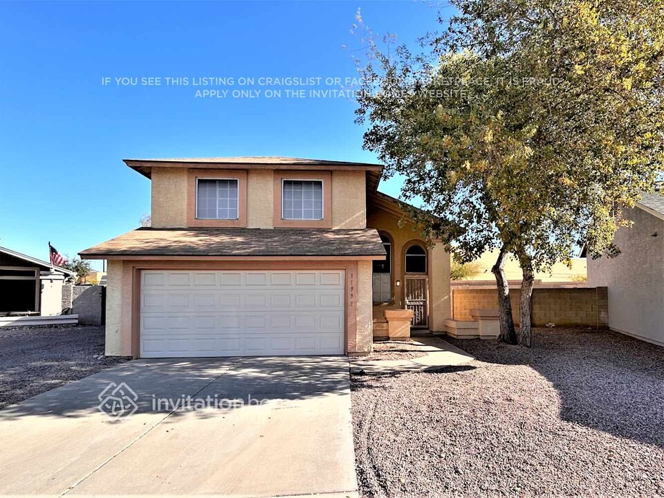 11931 N 76th Dr in Peoria, AZ - Foto de edificio