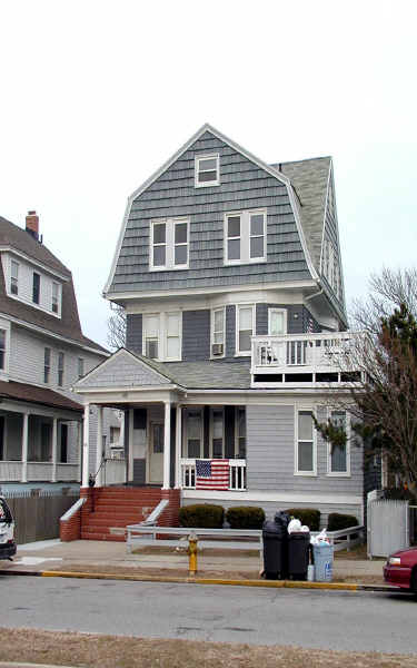 148 Cross Bay Blvd in Rockaway Beach, NY - Foto de edificio