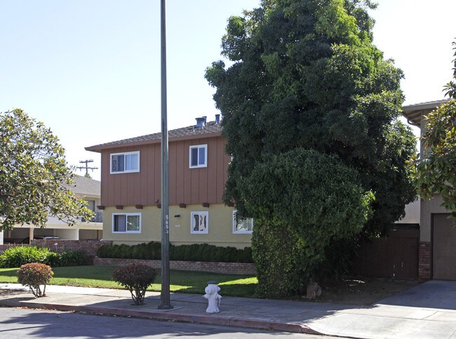1616 Queen Charlotte Dr in Sunnyvale, CA - Building Photo - Building Photo