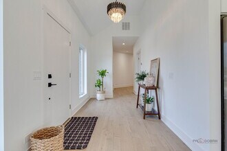 19 Marina Dr in Des Plaines, IL - Building Photo - Building Photo