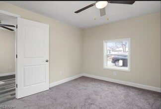 303 Delamere Rd in Vermilion, OH - Building Photo - Building Photo