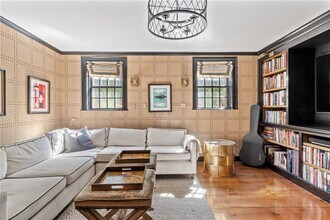 35 Second St in Newport, RI - Building Photo - Building Photo