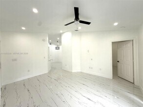 8989 NW 53rd St in Sunrise, FL - Building Photo - Building Photo