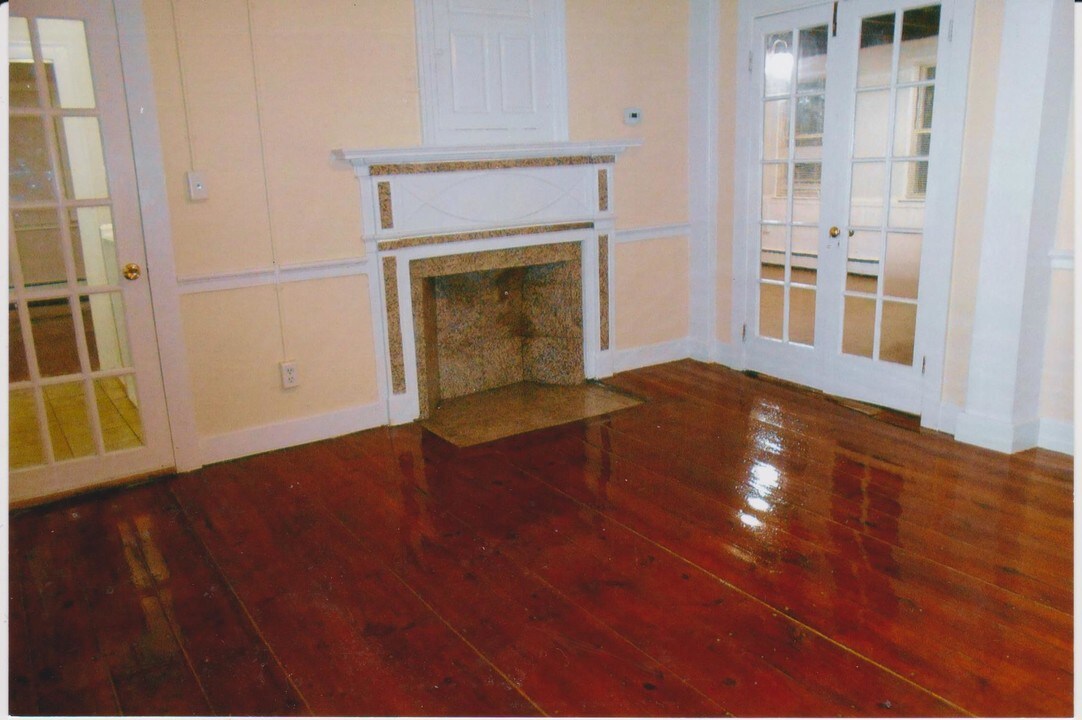 81 Brown St in Attleboro, MA - Building Photo