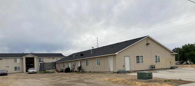 Caldwell 4-Plex in Caldwell, ID - Foto de edificio - Building Photo