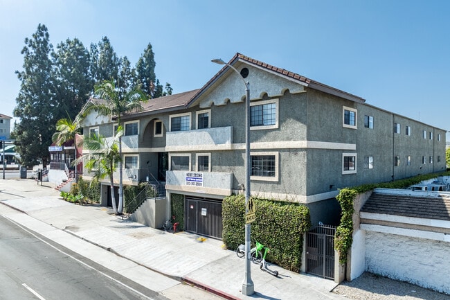 West Temple Apartments in Los Angeles, CA - Foto de edificio - Building Photo