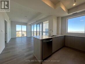 15 Watergarden Dr in Mississauga, ON - Building Photo - Building Photo