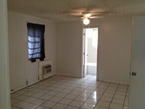 2352 NW 14th St in Fort Lauderdale, FL - Building Photo - Building Photo