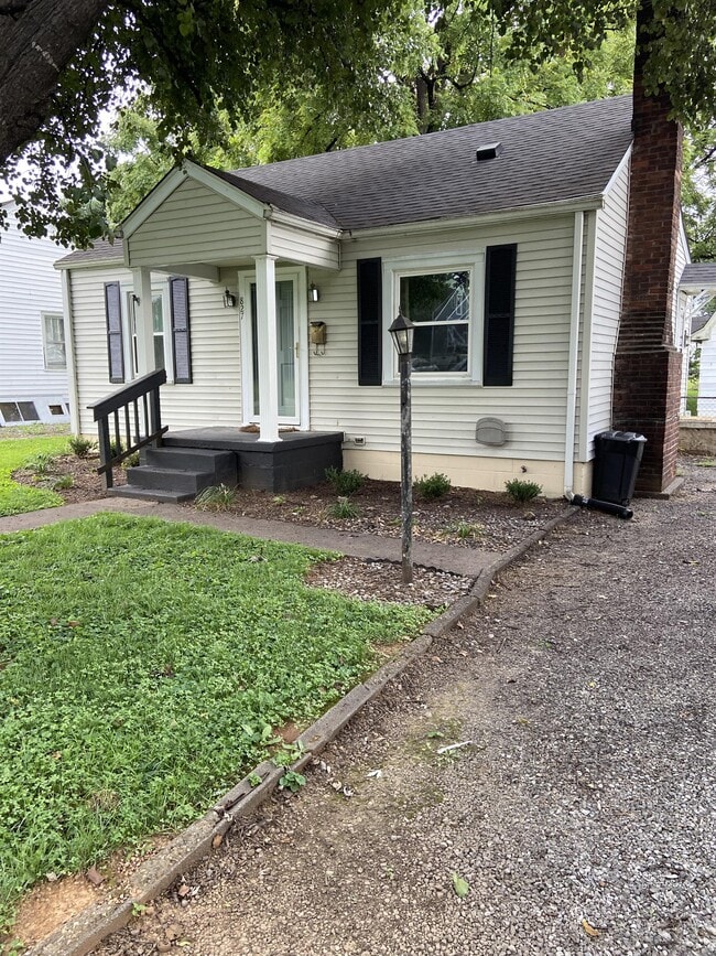 827 Johnson St in Bardstown, KY - Building Photo - Building Photo