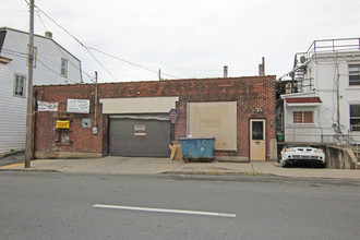 3 Unit + Commercial Garage Allentown PA in Allentown, PA - Building Photo - Building Photo