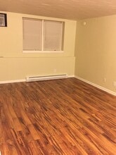 429 E Broadway St, Unit #1 in Winona, MN - Building Photo - Building Photo