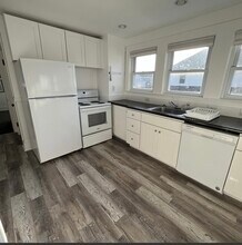 18 Highland Ave, Unit 18 Highland Avenue-Unit 2 in Hampton, NH - Building Photo - Building Photo
