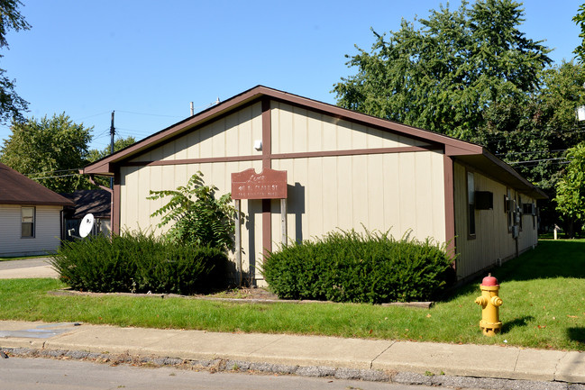 418 N Clark St in Lebanon, IN - Foto de edificio - Building Photo