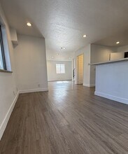 1505 S Dunsmuir Ave, Unit 1505 in Los Angeles, CA - Foto de edificio - Building Photo