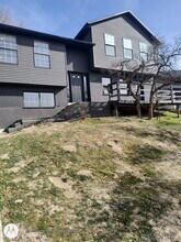 8865 Everleigh Cir in Cottonwood Heights, UT - Foto de edificio - Building Photo