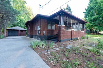 1554 S Campbell Ave in Springfield, MO - Building Photo - Building Photo