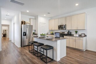 28014 Monaco St in Katy, TX - Building Photo - Building Photo