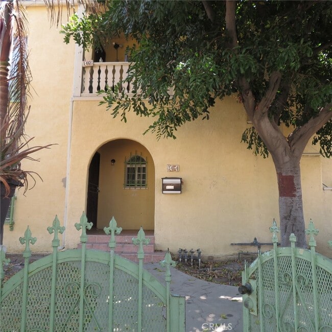 property at 1464 W 47th St